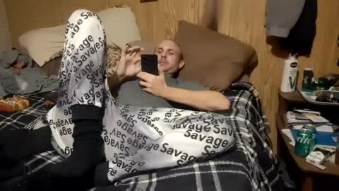Snapshot of stonedrob chatting on January 12, 8:25 am Stonedrob online show from January 12, 8:25 am