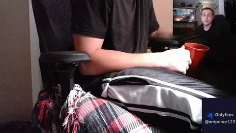 stoner394 online show from April 14, 11:55 pm