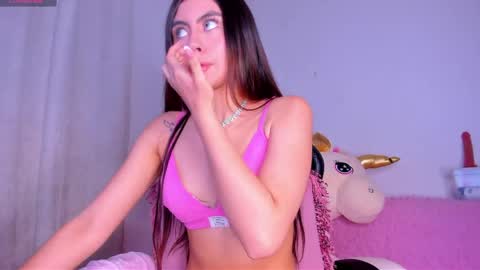 Snapshot of stormi_th chatting on April 6, 3:04 am stormi_th online show from April 6, 3:04 am