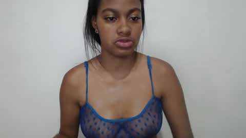 stormihills_ online show from May 16, 11:03 pm