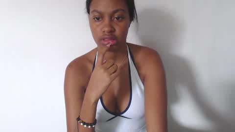 stormihills_ online show from May 28, 4:48 pm