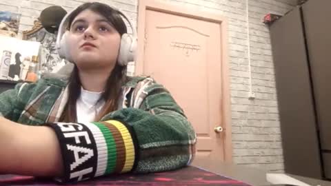 Snapshot of stormylukacs chatting on February 28, 1:45 pm Jasmin online show from February 28, 1:45 pm