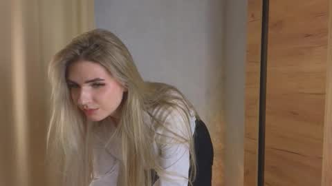 Luna online show from November 18, 3:05 pm