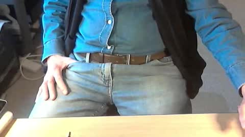 Snapshot of str8_dave chatting on December 15, 12:09 pm Dave online show from December 15, 12:09 pm