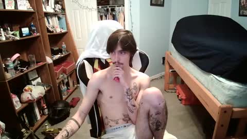 Snapshot of str8whiteboy21 chatting on February 13, 6:27 pm str8whiteboy21 online show from February 13, 6:27 pm