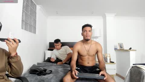 straight__friends online show from February 16, 2:35 pm