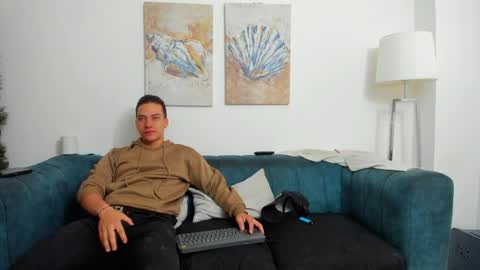 straight__friends online show from March 31, 1:55 pm