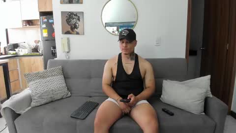 straight__friends online show from May 20, 1:39 pm