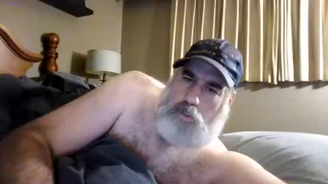 Snapshot of straightbear4you chatting on October 13, 10:48 am Straightbear4you online show from October 13, 10:48 am