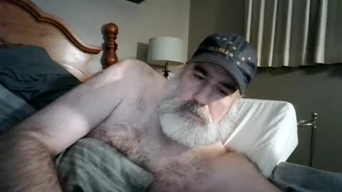 Snapshot of straightbear4you chatting on October 20, 10:16 am Straightbear4you online show from October 20, 10:16 am