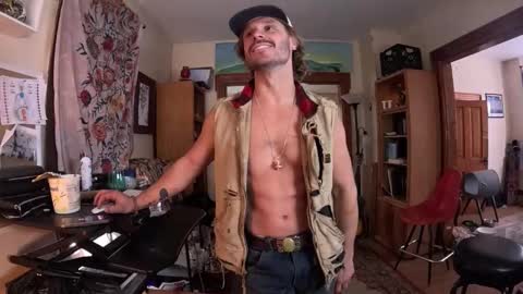 Snapshot of straightishd chatting on December 1, 5:18 pm Cowboy Zuhly online show from December 1, 5:18 pm