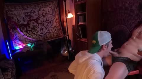 Snapshot of straightishd chatting on December 4, 4:00 am Cowboy Zuhly online show from December 4, 4:00 am