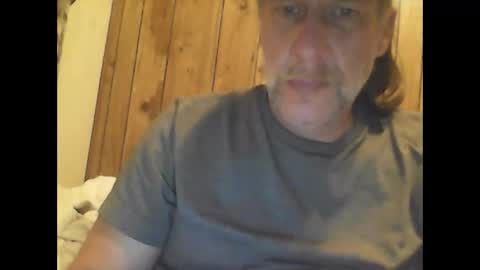 Snapshot of straightmaletouse chatting on April 22, 5:10 am straightmaletouse online show from April 22, 5:10 am