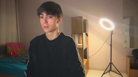 Ray online show from February 8, 4:32 pm