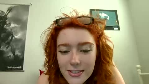 strawb3rrymilkk online show from January 13, 10:26 pm