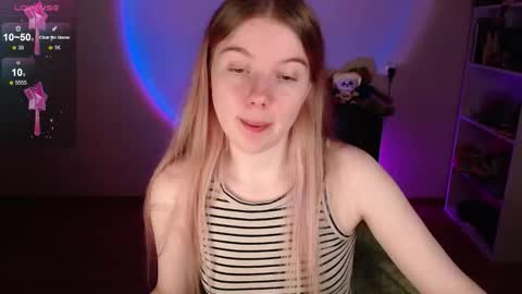 Snapshot of strawberry_juli chatting on March 14, 11:37 am Juli online show from March 14, 11:37 am