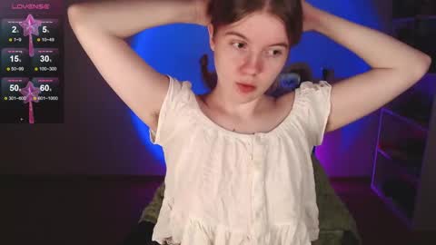 Snapshot of strawberry_juli chatting on March 21, 1:32 am Juli online show from March 21, 1:32 am