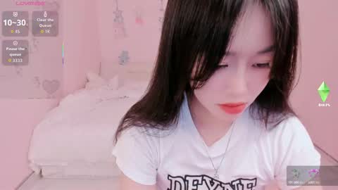 Snapshot of strawberry_loveee chatting on September 27, 9:25 am strawberry_loveee online show from September 27, 9:25 am