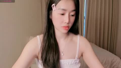 Snapshot of strawberry_loveee chatting on October 11, 10:03 am strawberry_loveee online show from October 11, 10:03 am