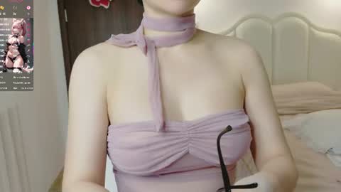 strawberry_loveee online show from June 29, 1:56 am