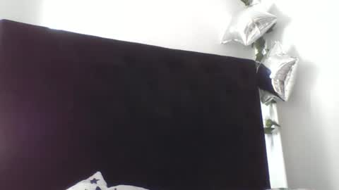 Snapshot of strawberryboo chatting on December 19, 4:57 pm StrawberryBoo online show from December 19, 4:57 pm