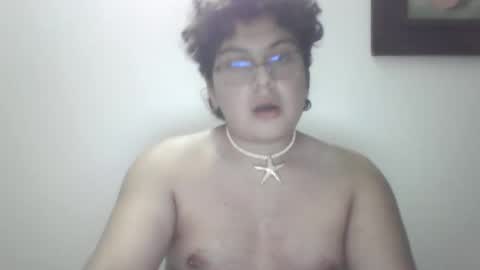 Snapshot of strawberryboo chatting on January 6, 2:48 am StrawberryBoo online show from January 6, 2:48 am