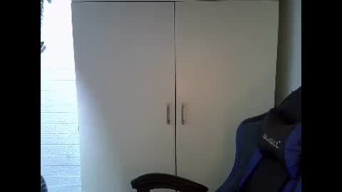 Snapshot of strawberrywine07 chatting on March 7, 4:35 am strawberrywine07 online show from March 7, 4:35 am