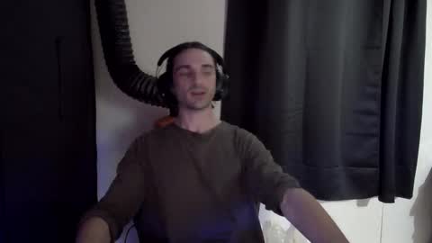 Snapshot of stringgreens777 chatting on January 12, 2:00 pm stringgreens777 online show from January 12, 2:00 pm