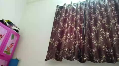 strip_couple_love1 online show from September 25, 7:45 am