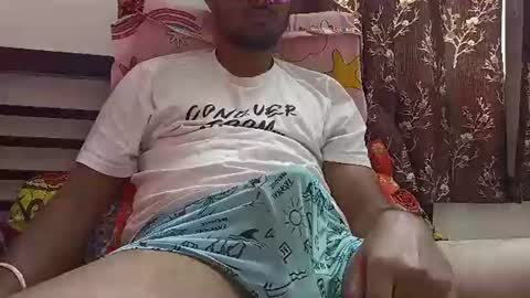 strip_couple_love1 online show from March 22, 5:22 am