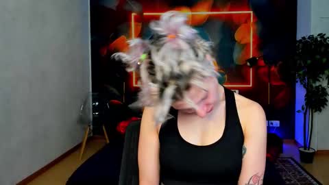 Snapshot of stripp_dancer chatting on March 2, 1:41 am stripp_dancer online show from March 2, 1:41 am