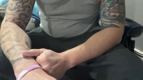 stroking33again online show from December 1, 2:22 pm