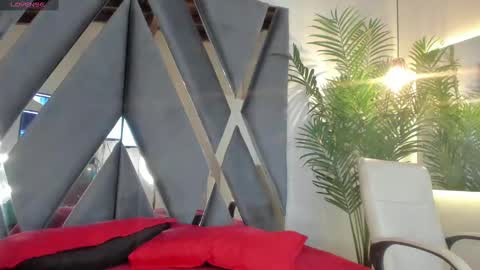 Snapshot of strong_girl_ chatting on March 10, 10:59 am Alexa online show from March 10, 10:59 am