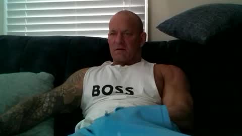 Snapshot of strongandhard073 chatting on November 21, 6:17 pm StrongAndHard online show from November 21, 6:17 pm