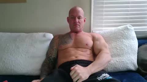 Snapshot of strongandhard073 chatting on February 26, 2:27 pm StrongAndHard online show from February 26, 2:27 pm