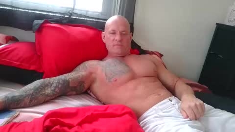 Snapshot of strongandhard073 chatting on May 28, 4:04 pm StrongAndHard online show from May 28, 4:04 pm