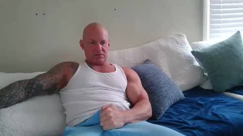 Snapshot of strongandhard073 chatting on May 30, 4:26 pm StrongAndHard online show from May 30, 4:26 pm