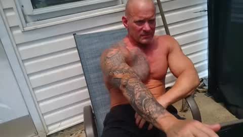 Snapshot of strongandhard073 chatting on July 5, 5:31 pm StrongAndHard online show from July 5, 5:31 pm