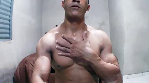 strongdaddyfantastic online show from April 6, 11:49 pm