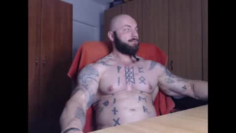 Snapshot of strongivan chatting on December 1, 7:25 pm StrongIvan online show from December 1, 7:25 pm