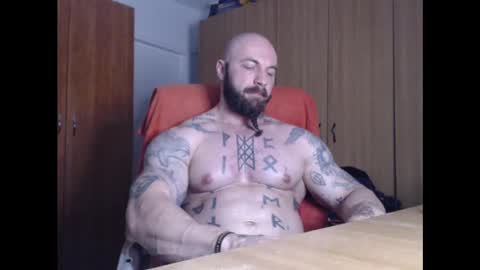 Snapshot of strongivan chatting on January 5, 7:07 pm StrongIvan online show from January 5, 7:07 pm