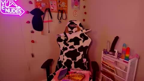 Strwbby online show from February 1, 6:01 am