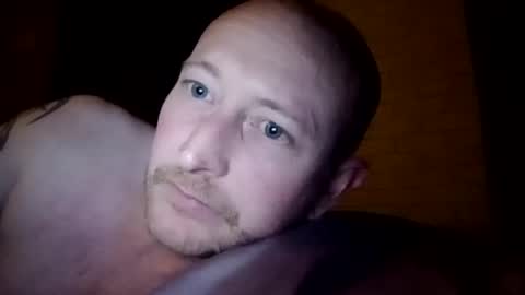 Snapshot of stu_art83 chatting on April 23, 9:06 pm stu_art83 online show from April 23, 9:06 pm