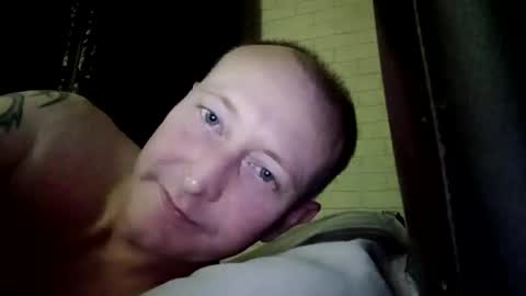 Snapshot of stu_art83 chatting on May 8, 12:16 am stu_art83 online show from May 8, 12:16 am