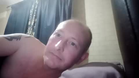 Snapshot of stu_art83 chatting on May 10, 8:36 pm stu_art83 online show from May 10, 8:36 pm