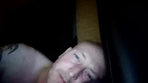 Snapshot of stu_art83 chatting on June 15, 11:40 pm stu_art83 online show from June 15, 11:40 pm