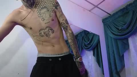 stuart_boy_ online show from December 21, 4:19 am