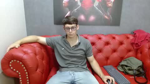 stuart_white online show from September 21, 2:40 pm