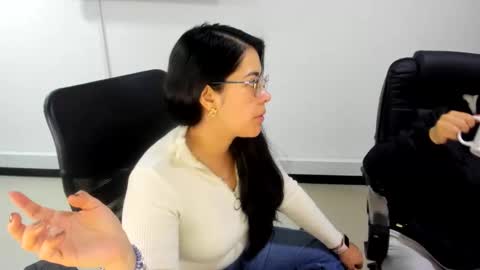 studcb_ online show from December 19, 1:07 pm