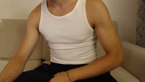 Snapshot of studfromparis chatting on September 10, 9:26 pm Stud From Paris online show from September 10, 9:26 pm
